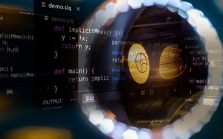 安宁 api php源码,下载的php源码怎么运行呢？